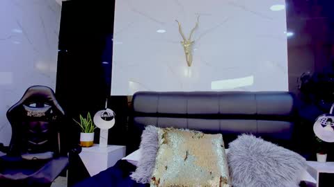 Maylin online show from 12.21.24