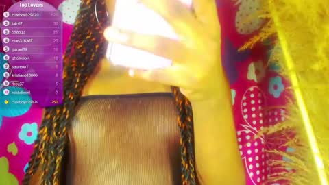 Snapshot of mayo_771804 chatting on 12.18.24 Karol black18 online show from 12.18.24