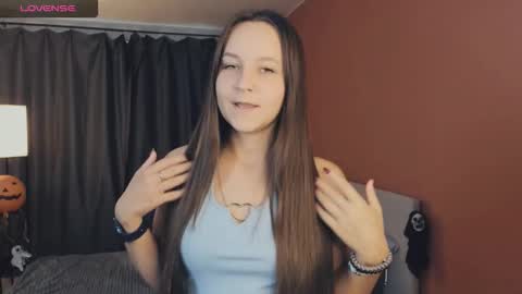 Snapshot of maysday chatting on 11.01.25 May online show from 11.01.25