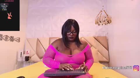 Snapshot of maystorm_ chatting on 11.14.25 May online show from 11.14.25