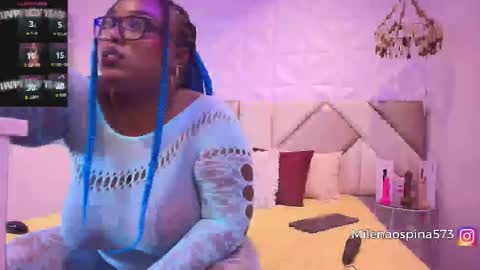 Snapshot of maystorm_ chatting on 11.25.25 May online show from 11.25.25