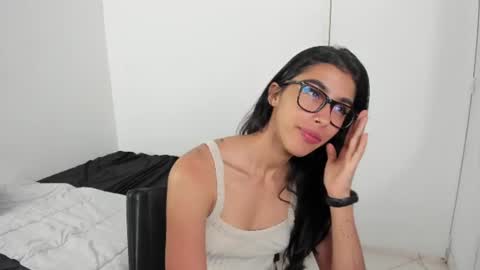 Snapshot of mazikeen_18 chatting on 07.17.26 mazikeen_18 online show from 07.17.26