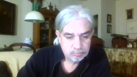 Snapshot of mc_manu chatting on 12.25.24 Manu online show from 12.25.24