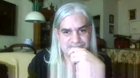 Snapshot of mc_manu chatting on 12.25.24 Manu online show from 12.25.24
