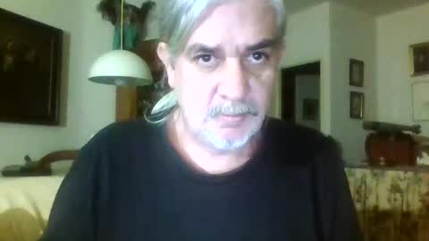 Snapshot of mc_manu chatting on 12.28.24 Manu online show from 12.28.24