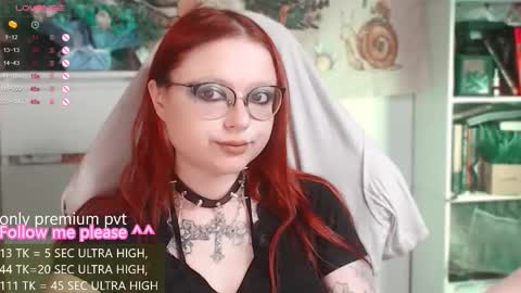 Snapshot of me_hanna chatting on 03.26.26 Hanna online show from 03.26.26