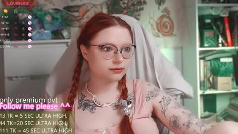 Snapshot of me_hanna chatting on 03.30.26 Hanna online show from 03.30.26