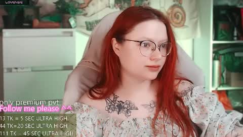 Snapshot of me_hanna chatting on 04.06.26 Hanna online show from 04.06.26