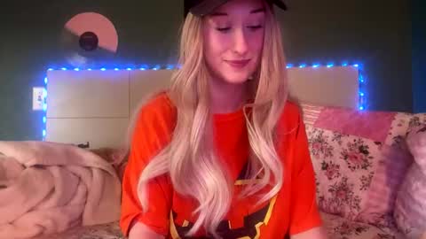 Snapshot of meadowmoon3 chatting on 03.26.26 meadowmoon3 online show from 03.26.26