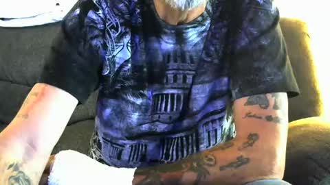 Snapshot of meathome3 chatting on 12.27.24 me at home online show from 12.27.24