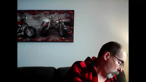 Snapshot of meathome3 chatting on 03.08.25 me at home online show from 03.08.25