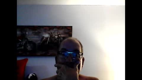 Snapshot of meathome3 chatting on 09.25.25 me at home online show from 09.25.25