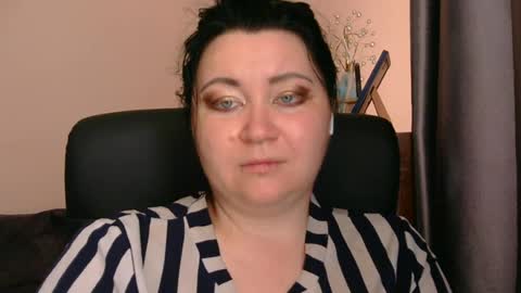 Snapshot of medjik_lool chatting on 06.25.26 Oltereodora-lima online show from 06.25.26
