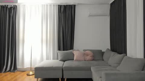 MedussaEyes online show from 01.17.25