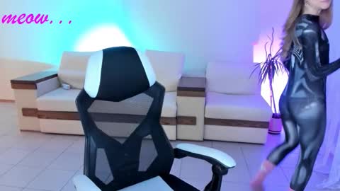 Snapshot of meeeeeow08 chatting on 10.09.25 Sweet Meow nonude online show from 10.09.25