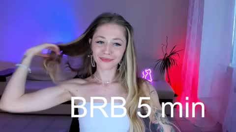 Snapshot of meeeeeow08 chatting on 11.24.25 Sweet Meow nonude online show from 11.24.25