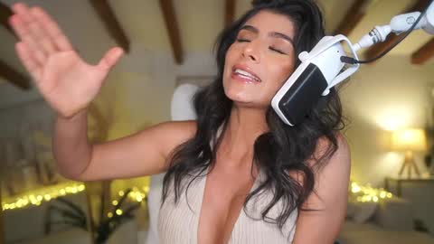 Snapshot of meegan1 chatting on 01.24.25 Andrea online show from 01.24.25