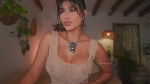 Snapshot of meegan1 chatting on 11.18.25 Andrea online show from 11.18.25