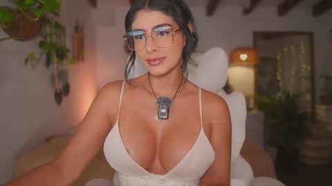 Snapshot of meegan1 chatting on 11.26.25 Andrea online show from 11.26.25