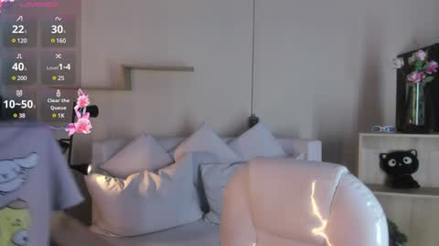 Snapshot of meelanny_ds chatting on 01.24.25 online show from 01.24.25