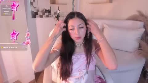 Snapshot of meelanny_ds chatting on 02.23.25 online show from 02.23.25