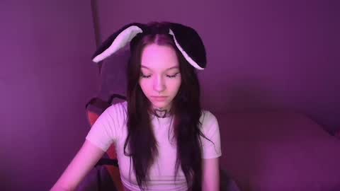 Snapshot of mefwhore chatting on 02.09.25 mefwhOre online show from 02.09.25