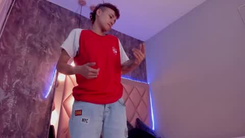 Snapshot of megan_and_clohe chatting on 02.01.25 M E G A N online show from 02.01.25