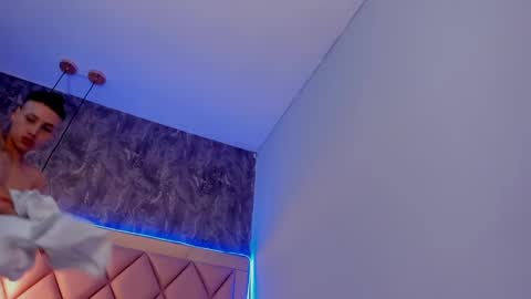 Snapshot of megan_and_clohe chatting on 02.12.25 M E G A N online show from 02.12.25