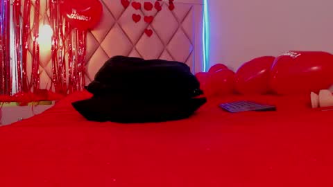 Snapshot of megan_and_clohe chatting on 02.16.25 M E G A N online show from 02.16.25