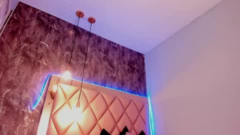 Snapshot of megan_and_clohe chatting on 02.20.25 M E G A N online show from 02.20.25