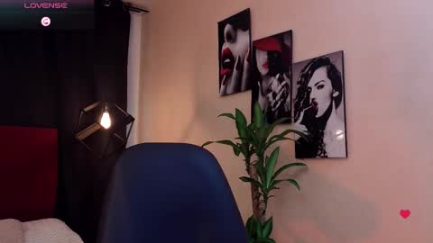 megan do santos online show from 10.10.25