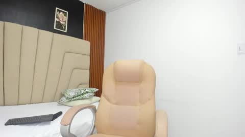 Snapshot of megan_hally chatting on 09.12.25 Megan online show from 09.12.25