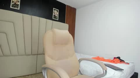 Snapshot of megan_hally chatting on 10.10.25 Megan online show from 10.10.25