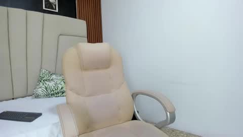 Snapshot of megan_hally chatting on 10.24.25 Megan online show from 10.24.25