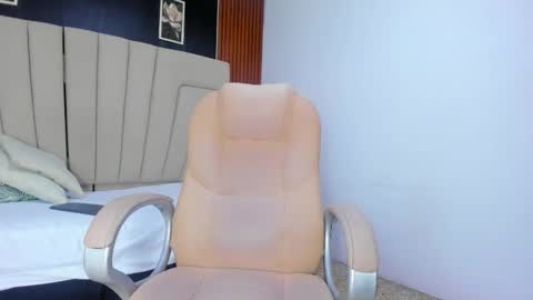 Snapshot of megan_hally chatting on 12.22.25 Megan online show from 12.22.25