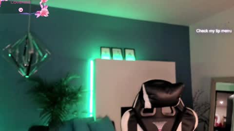 Snapshot of megan_inked_ chatting on 11.01.25 online show from 11.01.25