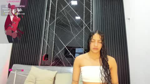 Snapshot of megan_siner chatting on 04.09.26 Megan Siner online show from 04.09.26