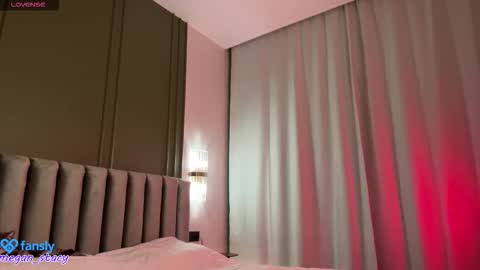 Stacy UTC 700   0800am-0200pm  online show from 03.10.26