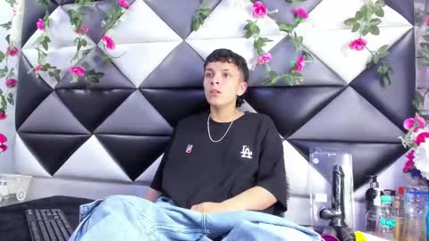 Snapshot of megan_thompsonn_ chatting on 11.26.25 megan_thompsonn_ online show from 11.26.25