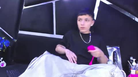 megan_thompsonn_ online show from 12.19.25