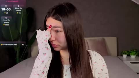 Snapshot of megan_williamms chatting on 10.03.25 Megan online show from 10.03.25