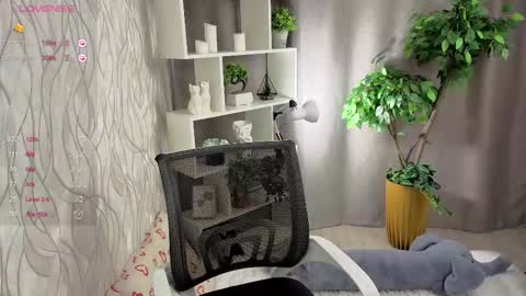 Snapshot of megancooks chatting on 10.04.25 Michelle online show from 10.04.25