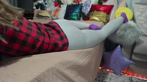 Nicki--------- Welcome to my Room online show from 01.18.25