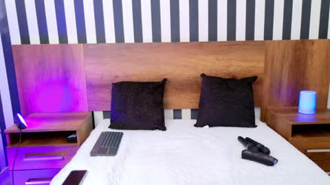 Megan  online show from 09.18.25