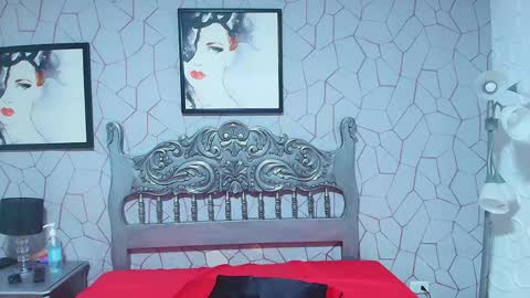 Snapshot of meganrousx chatting on 04.08.26 Megan online show from 04.08.26