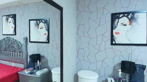 Snapshot of meganrousx chatting on 04.09.26 Megan online show from 04.09.26