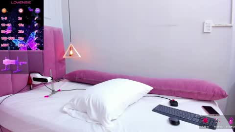 Megan  online show from 09.25.25