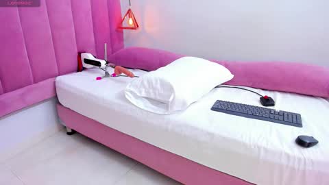 Megan  online show from 10.04.25