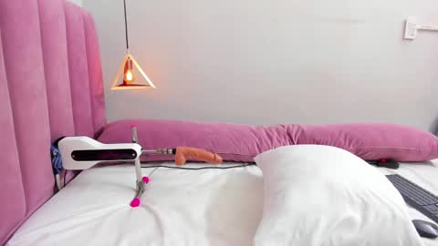 Megan  online show from 10.15.25