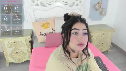 Snapshot of meganstar__ chatting on 11.18.25 Megan online show from 11.18.25